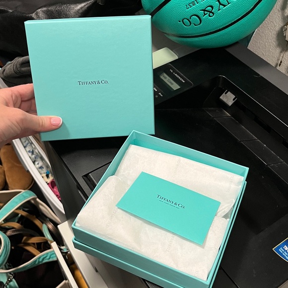 🩵 Authentic Tiffany & Co Wallet 🩵 - Picture 9 of 9